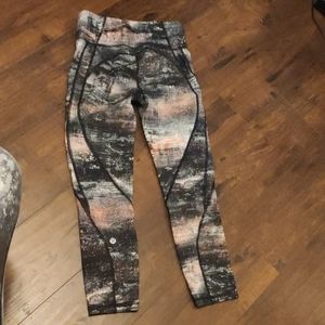 Lululemon crop leggings size 4